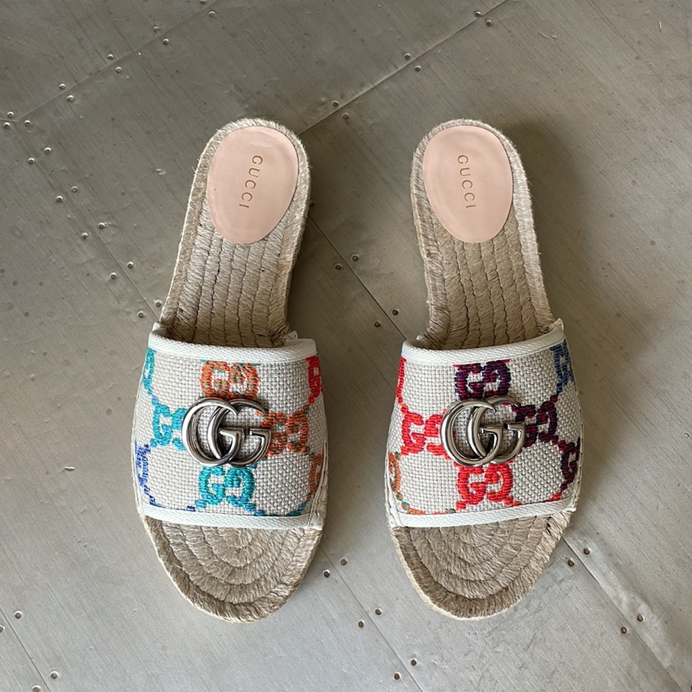 Gucci White Canvas Slide Sandals with Multicolor GG Motif - Picture 4 of 11
